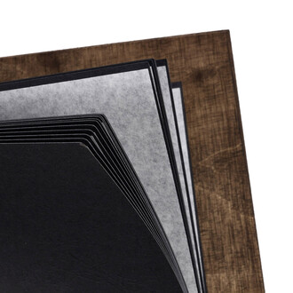 Holzbuch mit 25 schwarz, geprgte Kartonseiten