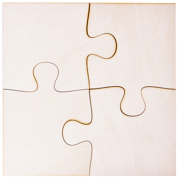 vier Untersetzer aus Holz als Puzzle
