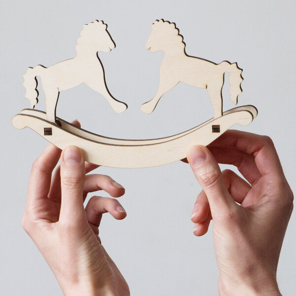 Pferde-Duo auf Schaukelschiene 20 x 12 cm