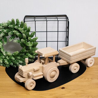 groer Holz Traktor mit Anhnger
