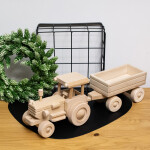 großer Holz Traktor mit Anhänger, Kindertraktor aus FSC Holz