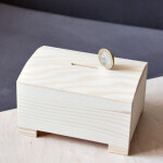 Spardose aus Holz, Geld Dose Sparbüchse mit Füße 12,5 x 9 cm Kinder Reisekasse