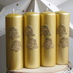 Weihnachtskerze, Stumpenkerze in typischer Gold-Metallic Weihnachtsfarbe