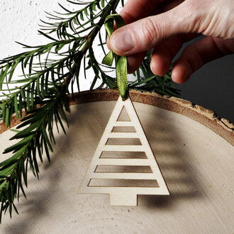Baum aus Holz 10 x 6 cm Weihnachtsanhänger