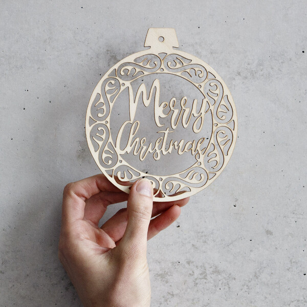 Weihnachtskugel Holz 13 x 12 cm MERRY CHRISTMAS