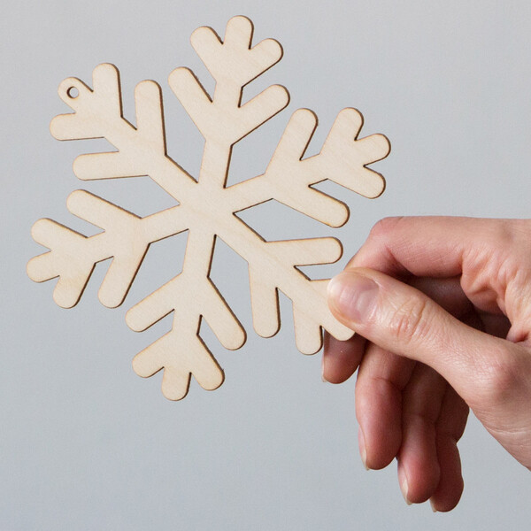 Schneeflocke 12 x 12 cm aus Holz Christbaumanhnger