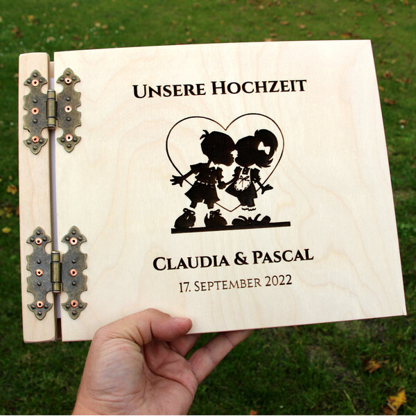 Holzalbum mit weißem Kartonpapier 25 Blatt und Wunachgravur