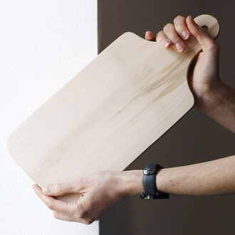 groes Holzbrettchen mit Griff 36 x 16 cm Brettchen