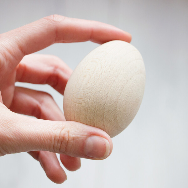 Holzei Ei aus Vollholz 4,5 x 6 cm