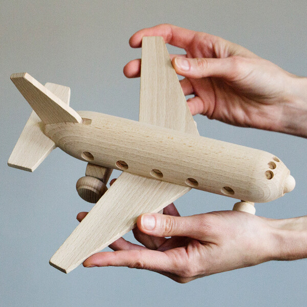 Flugzeug aus Holz Passagierflugzeug
