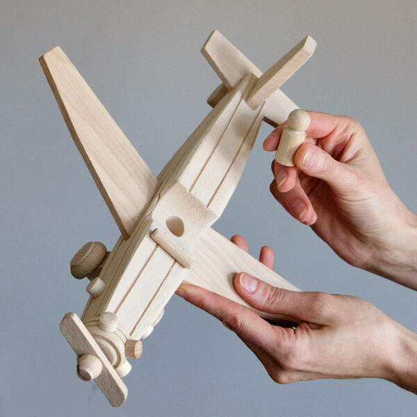 Kampfflugzeug Holzspielzeug