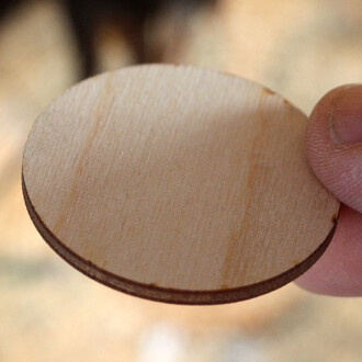 Holzscheibe  4 cm als Streudeko und zum Basteln