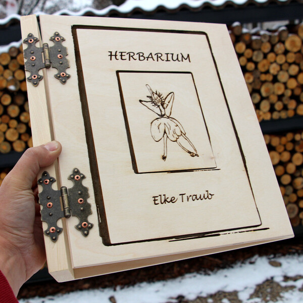 Holzordner Hell DIN A4 Ordner mit Deiner Gravur als Herbarium oder Bilanzordner