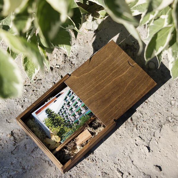Fotobox mit USB Fach Holzschachtel in Eiche Dunkel für Hochzeitsfotos