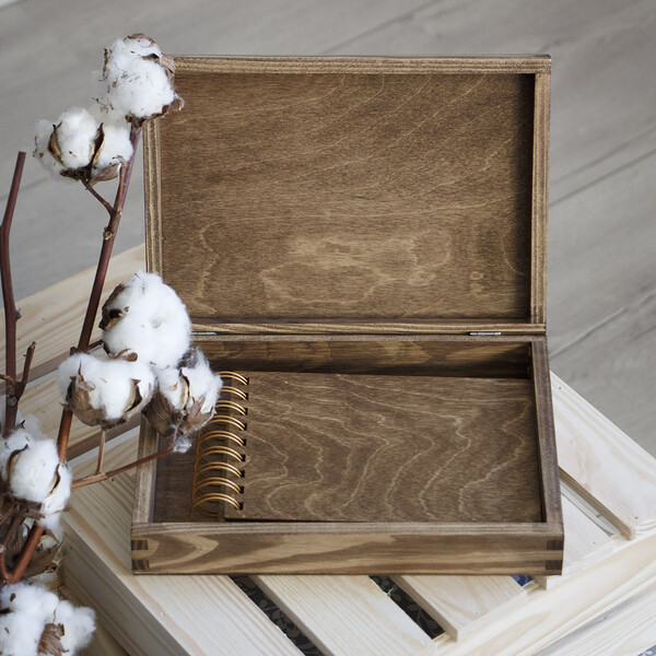Geschenkkiste aus Holz, Eiche dunkel 24 x 17 x 5,5 cm