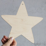 Stern aus Holz mit Fädelloch, 20 x 20 cm Weihnachtsstern