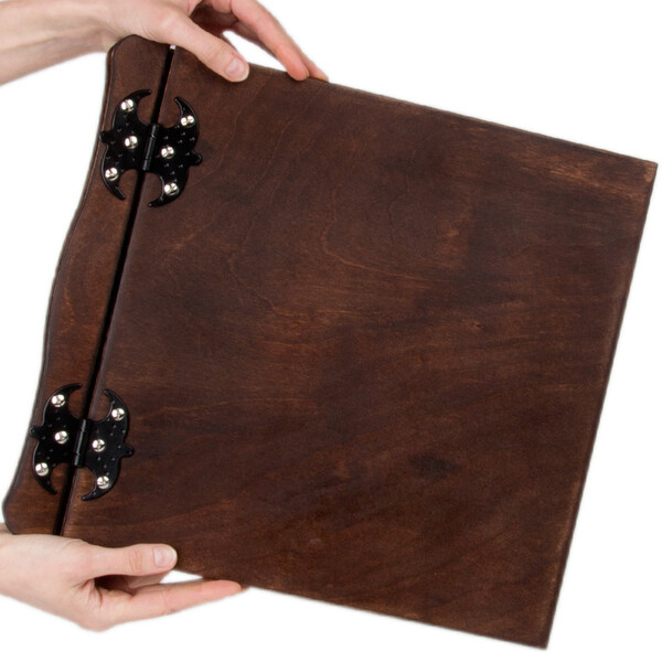 Buch aus Holz in XXL mit 30 schwarze Bltter