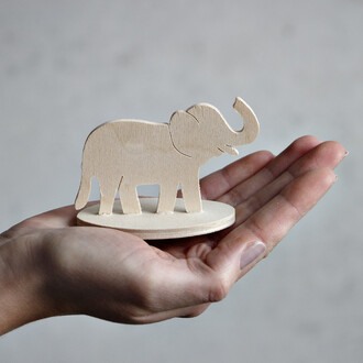 Elefant mit Fuß 4 x 8 cm Zoo Figur