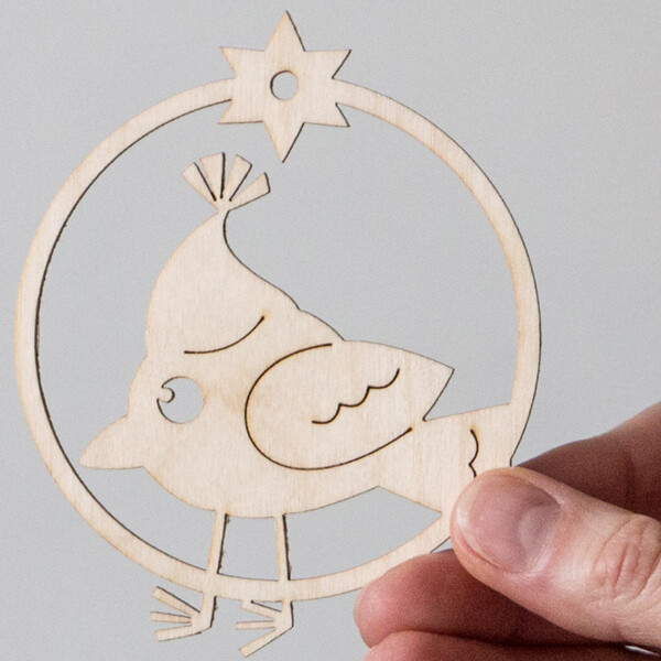 Vogel mit Mtze 9 x 8 cm Weihnachtsbaumschmuck