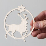 Christbaumschmuck mit Rentier 9 x 8 cm