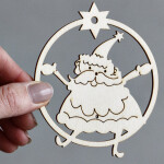 Gravierter Weihnachtsmann 9 x 8 cm in Christbaumkugel