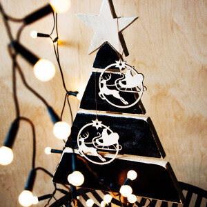 Rentier Gespann in Weihnachtskugel 9 x 8 cm