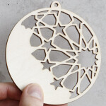 Weihnachtskugel Sternschnuppe 8 x 8 cm