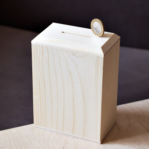 Sparbüchse Spardose 13 cm hoch aus Holz die Kinder Einwurfkiste